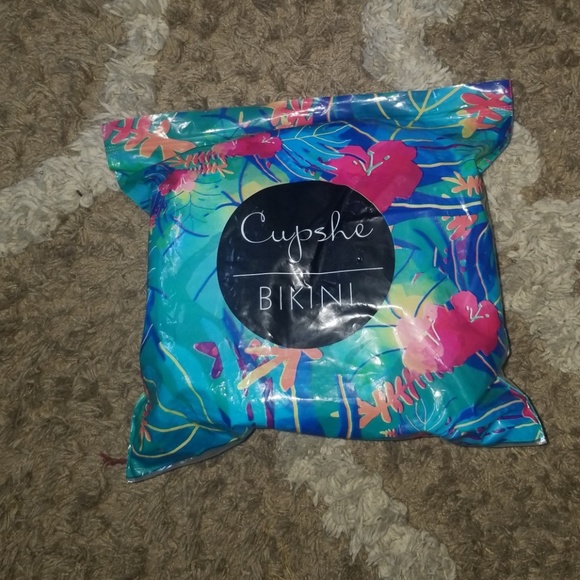 Bikini - Picture 4 of 4